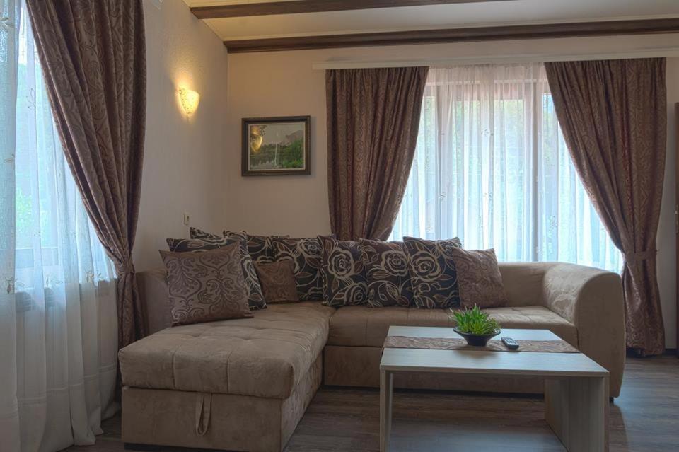 Стар Мерак Hotel Ribarica Ngoại thất bức ảnh