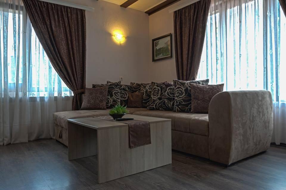 Стар Мерак Hotel Ribarica Ngoại thất bức ảnh
